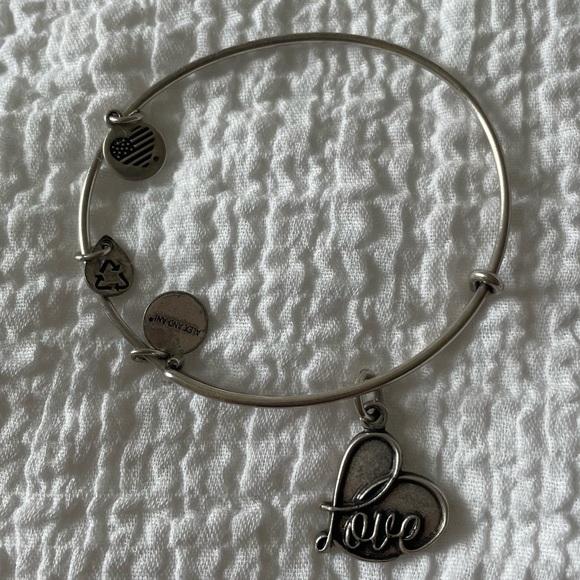 Silver Love Heart Alex and Ani Bracelet - Picture 1 of 1